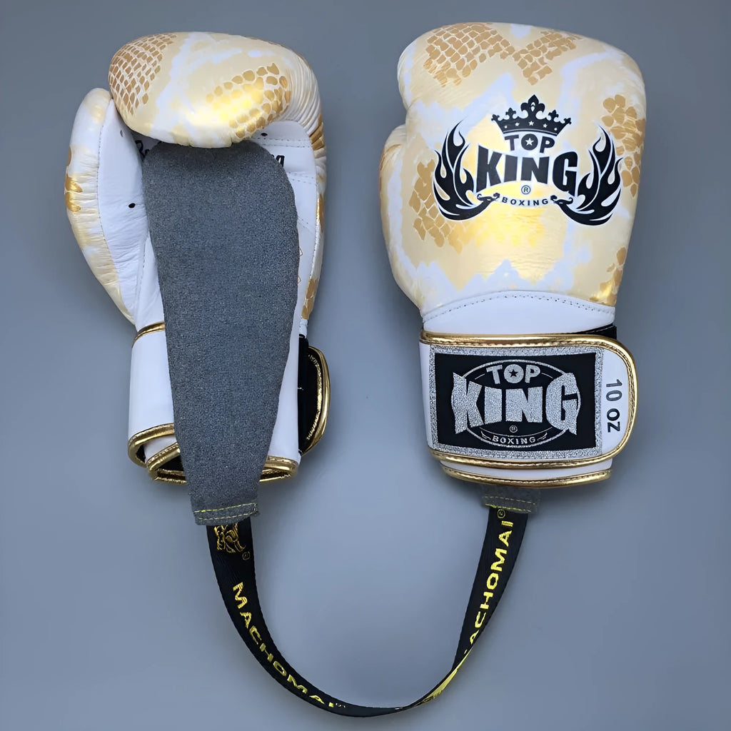 Boxing gloves moistureproof bag with high grade flannelette and absorbent pad in Lavender, Ocean, or Rose scent.