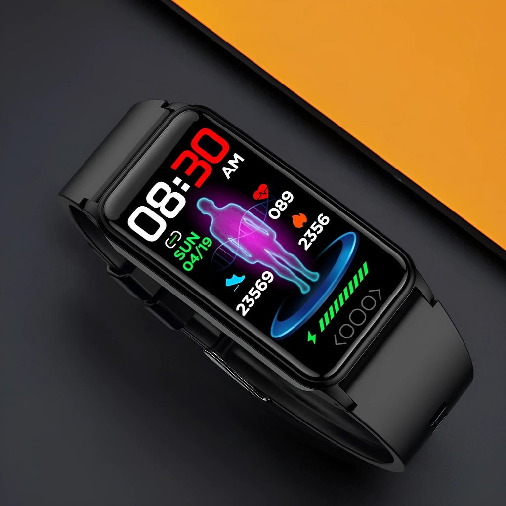 Smart bracelet with dynamic heart rate monitoring on a silicone strap, black colour, IPS touch screen display