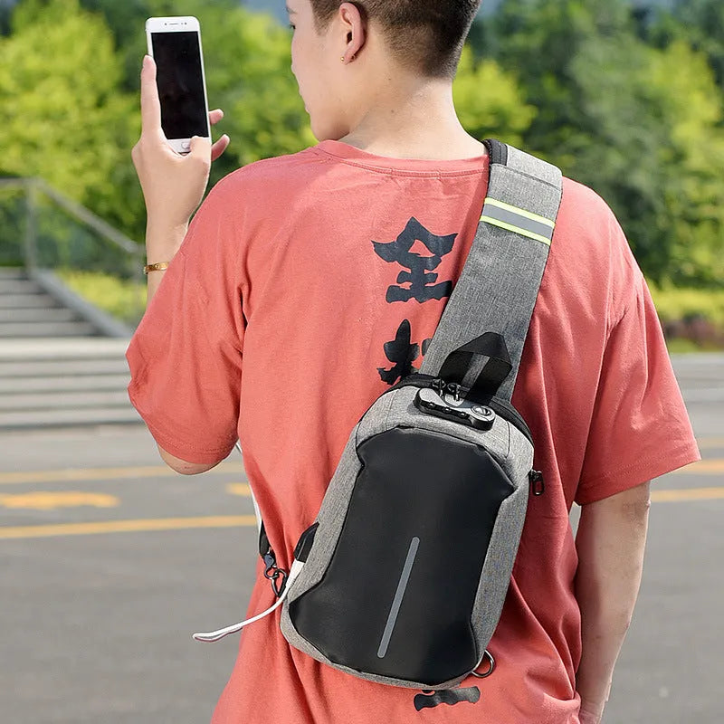 Oxford cloth shoulder bag with zipper closure, polyester lining, less than 20L capacity, black colour