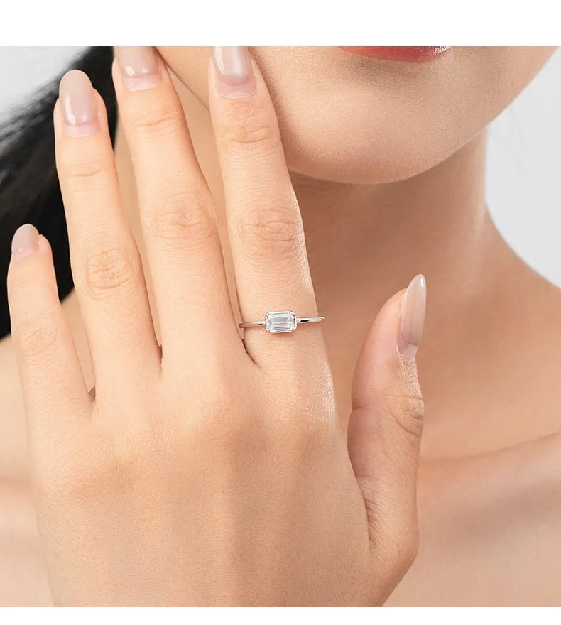 S925 sterling silver heart-shaped engagement ring with clear zircon inlay, US size 7, silver finish
