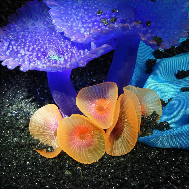 Artificial coral plant simulation in blue for fish tank landscaping, 9.5x9.5x7cm, lightweight 79g decoration