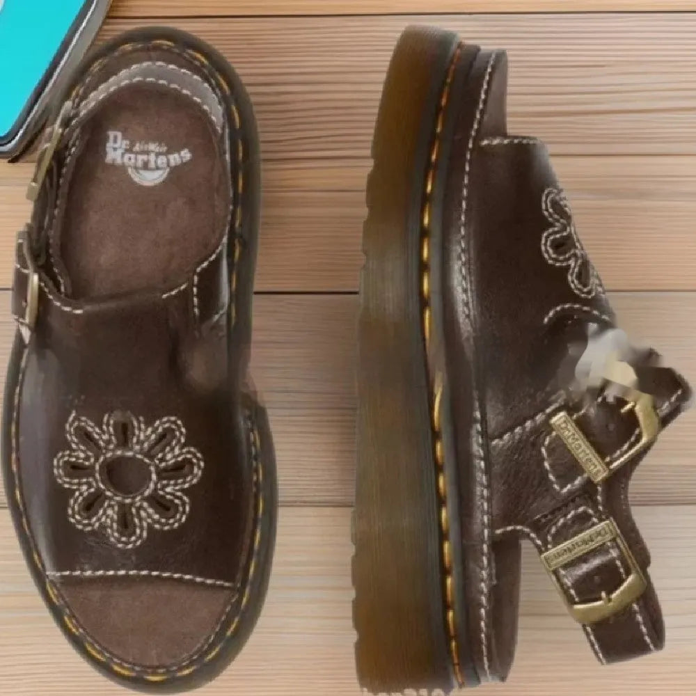 Men's embroidered beach sandals with floral pattern in black and brown colours, sizes 39-48