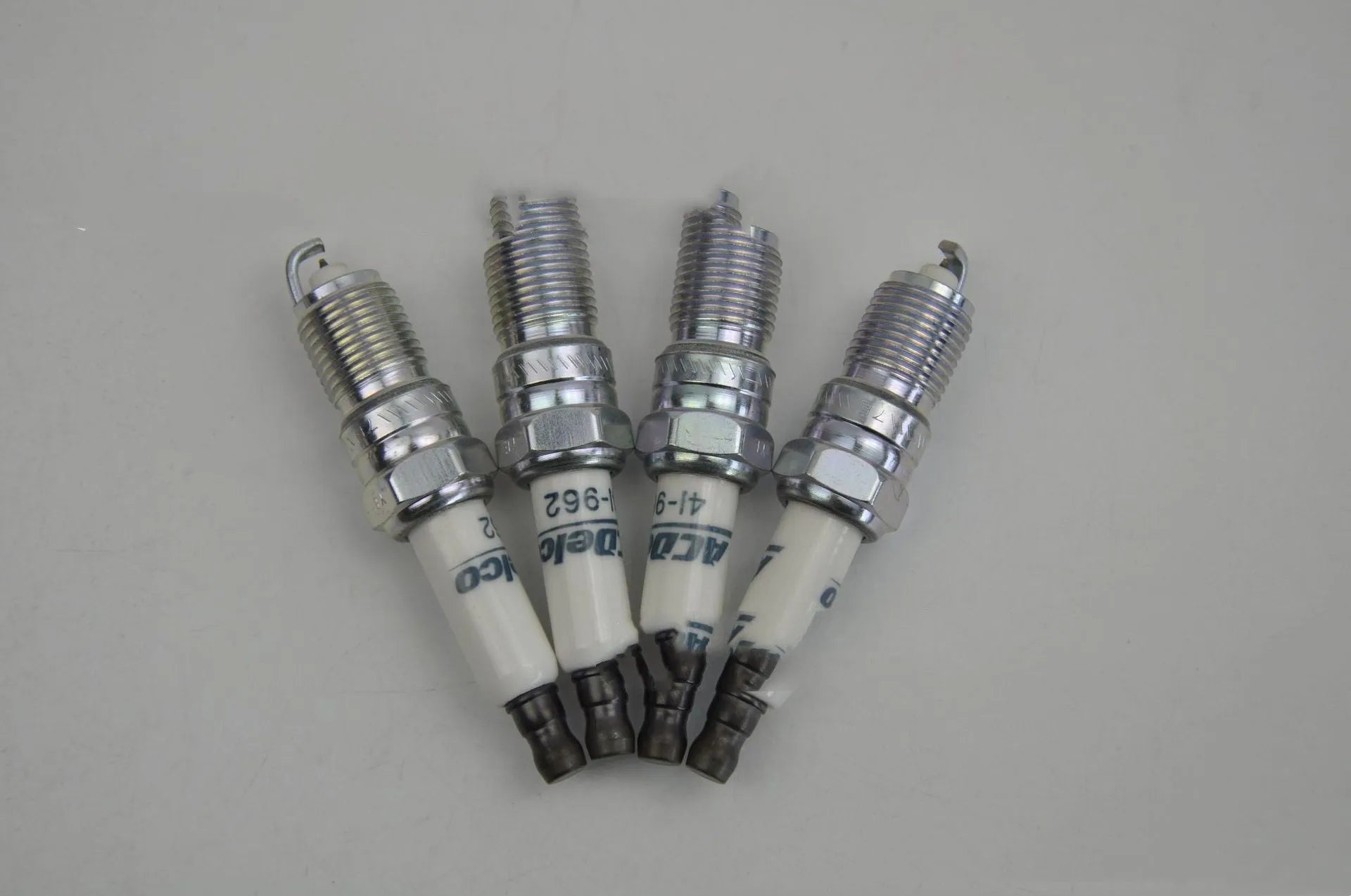 Iridium gold spark plug 41-962 with electrode for Buick Chevrolet Hummer replacement