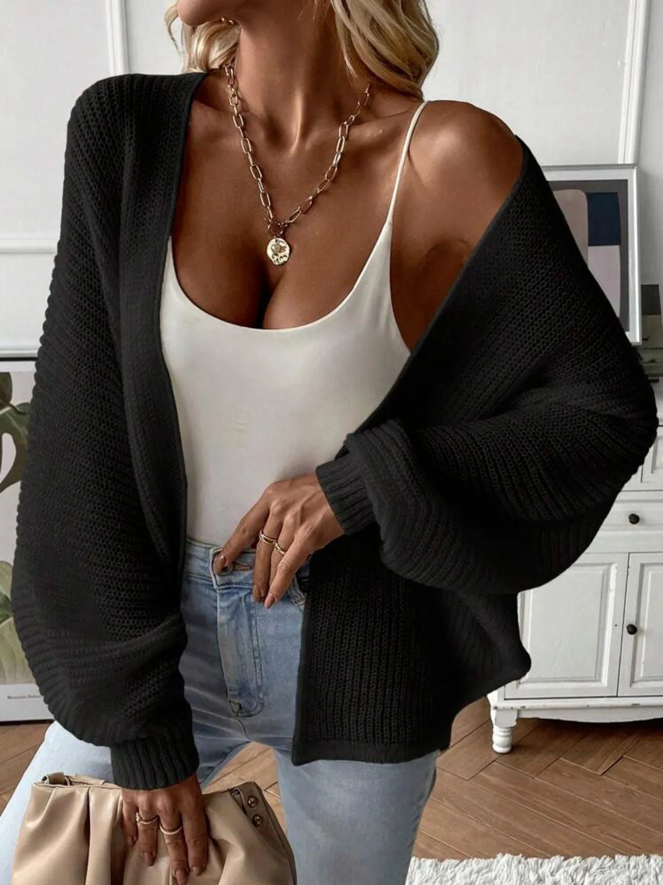 Loose fit batwing sleeve cardigan in solid colour thin polyester fabric