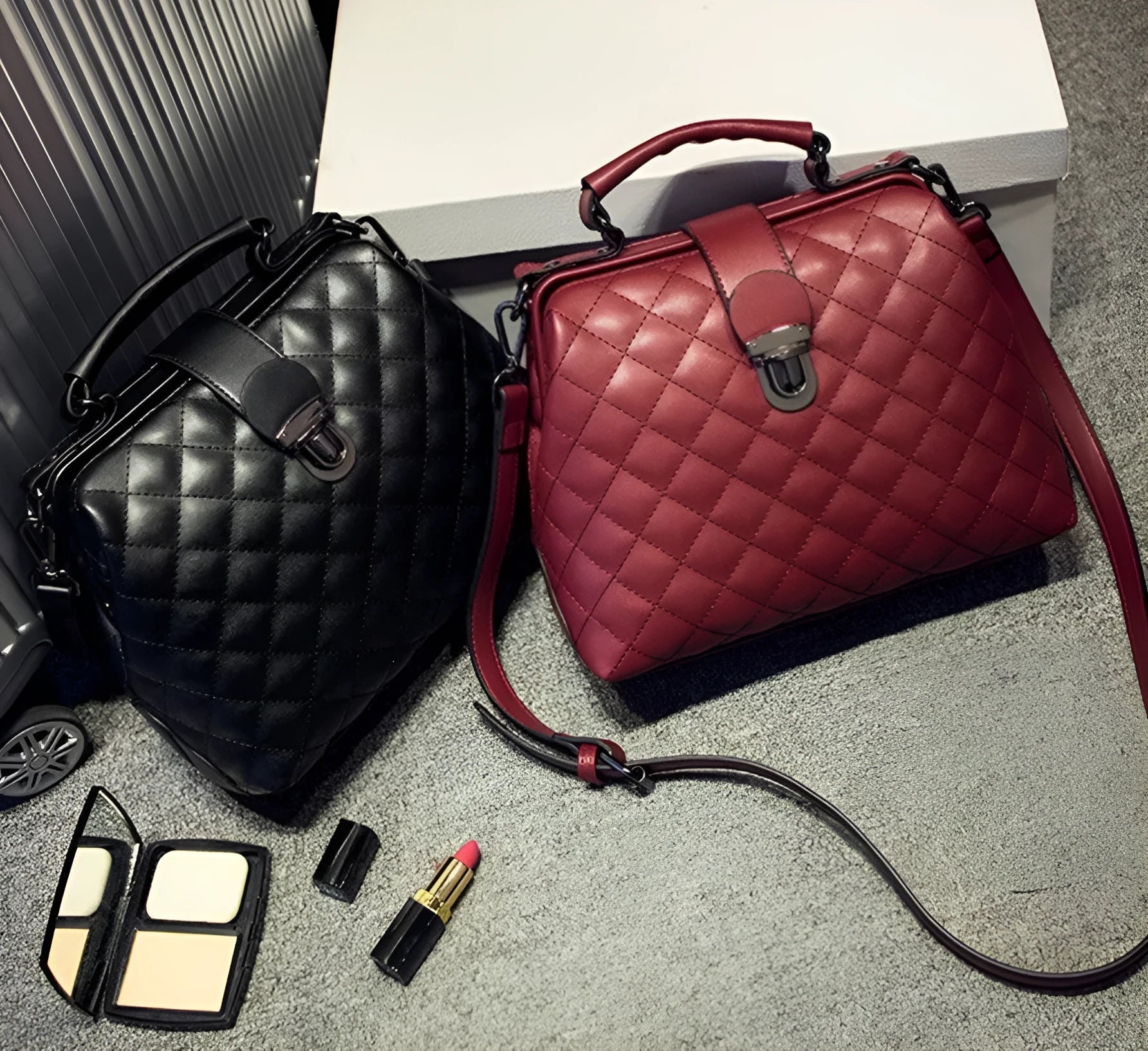 Genuine leather retro doctor bag in black with top handle and shoulder strap