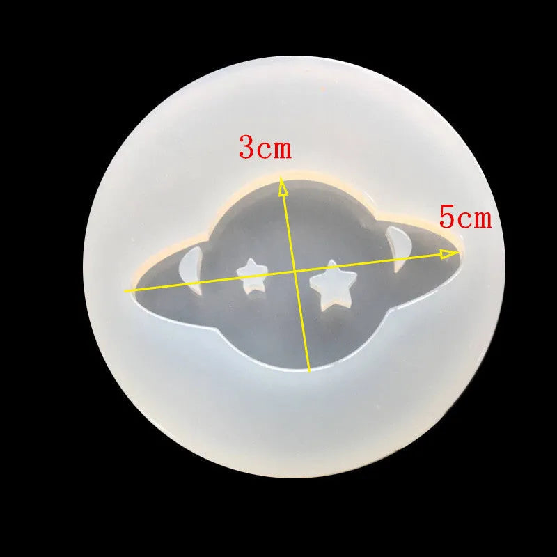 Silicone Full Mirror Planet epoxy resin mould measuring 6.5 cm in diameter.