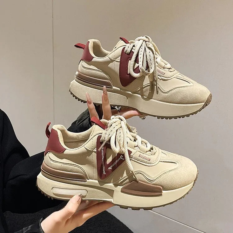 Women's retro platform sports shoes in artificial PU with rubber sole and lace-up front