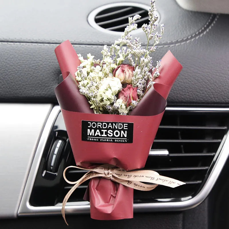 Dried flower bouquet and fragrance slices for car air outlet mounting