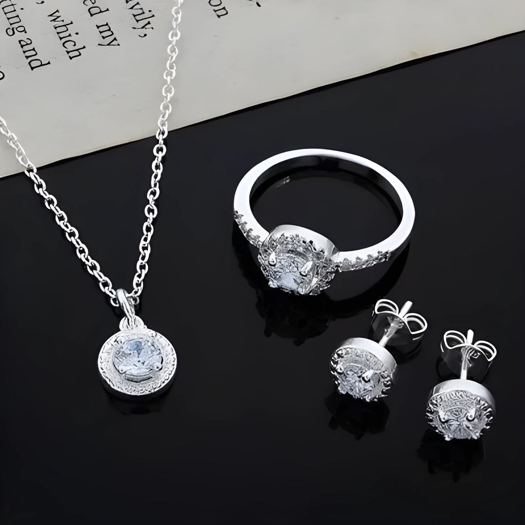 Silver-tone zircon jewellery suit with inlaid apple ring in code 8 and 18-inch necklace, 9g set