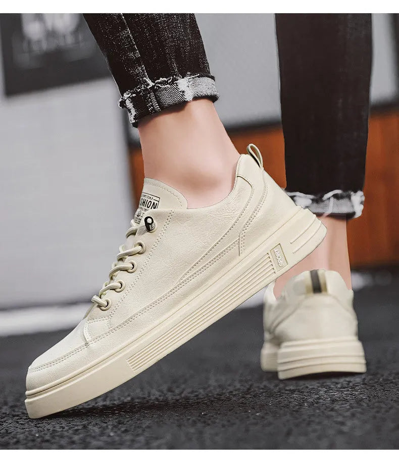 Men's low-top canvas sneakers in beige with rubber sole and sewing thread detailing