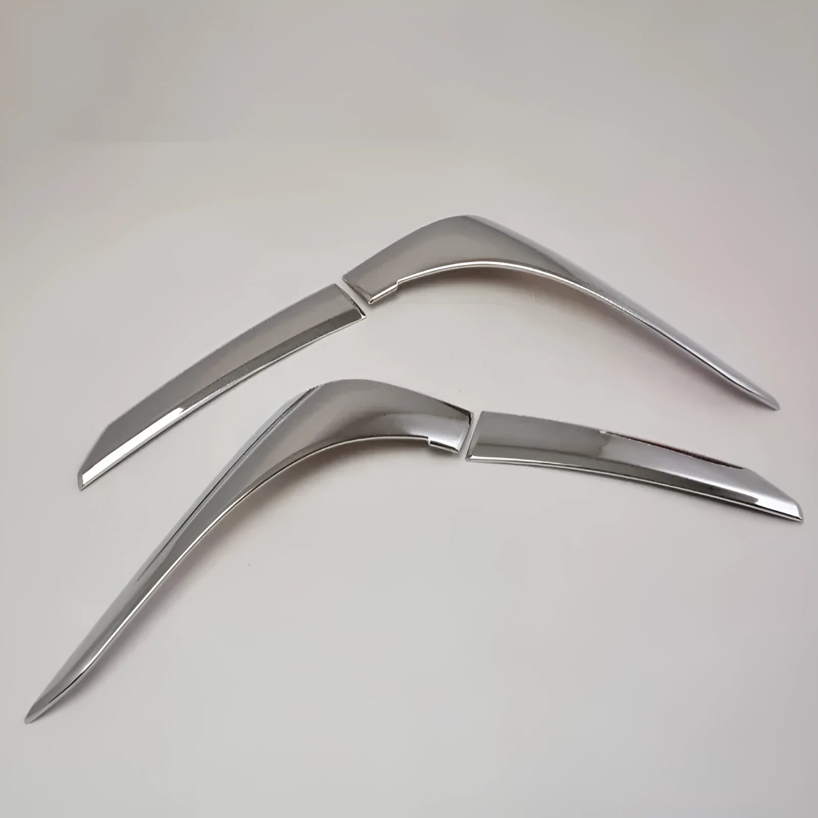Silver ABS electroplated tail light eyebrow decorations for Mitsubishi Outlander vehicles