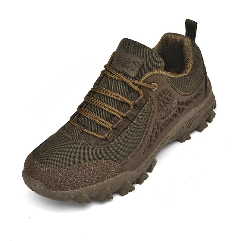 Men's hiking shoes in khaki, low top, PU mesh upper, non-slip platform sole, lace-up closure