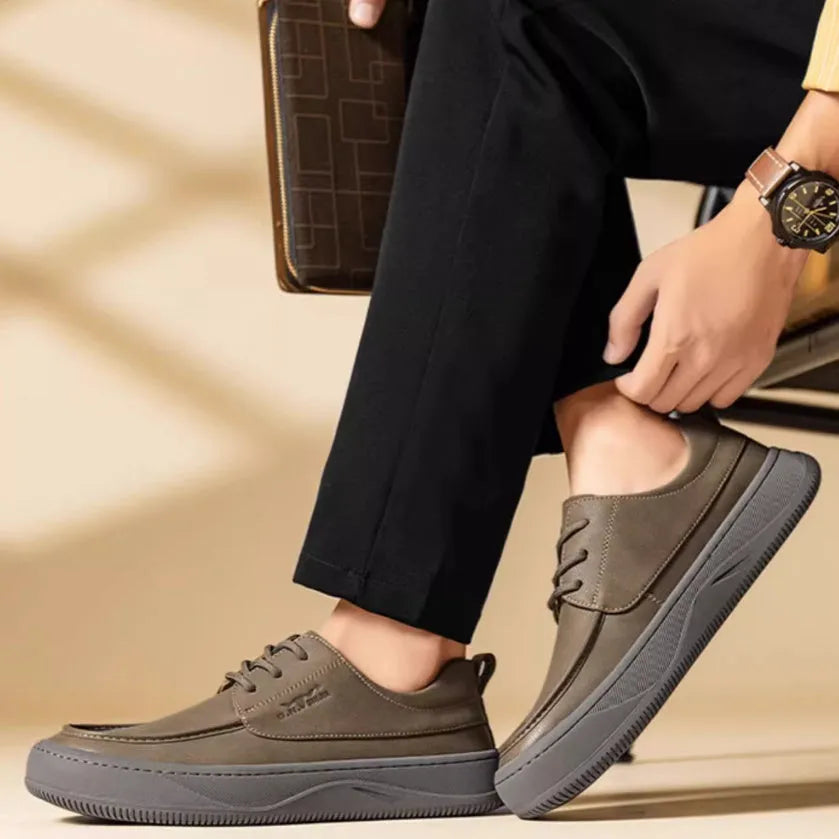 British retro brown casual leather shoes with big toe design and visible stitching