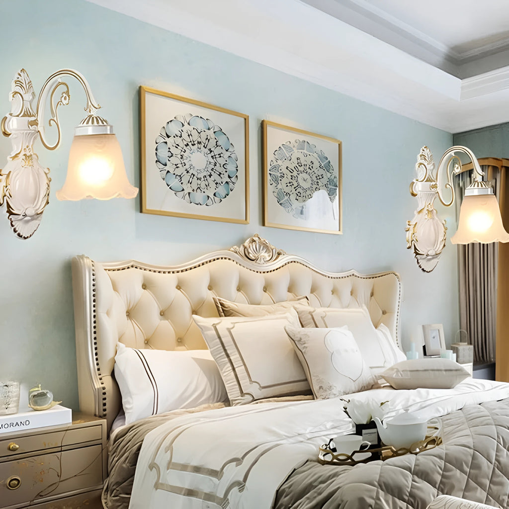 European and American wall lamp with zinc alloy body and glass shade in bronze finish for corridor use