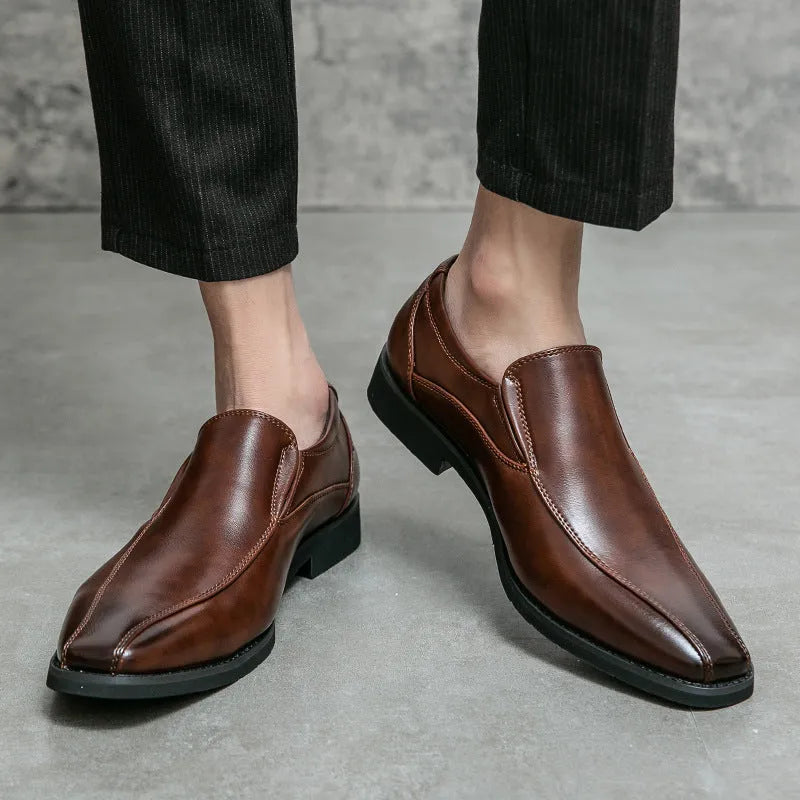 Men's patent leather pointed toe casual shoe in black, breathable waterproof, rubber sole, low tube design
