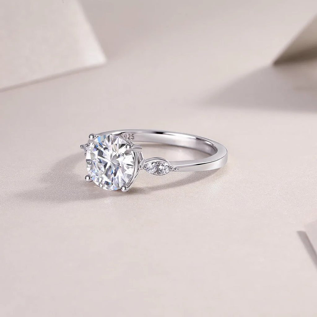 2 carat moissanite wedding ring set in S925 silver with platinum plating, sizes 5 to 9, gift box and GRA certificate