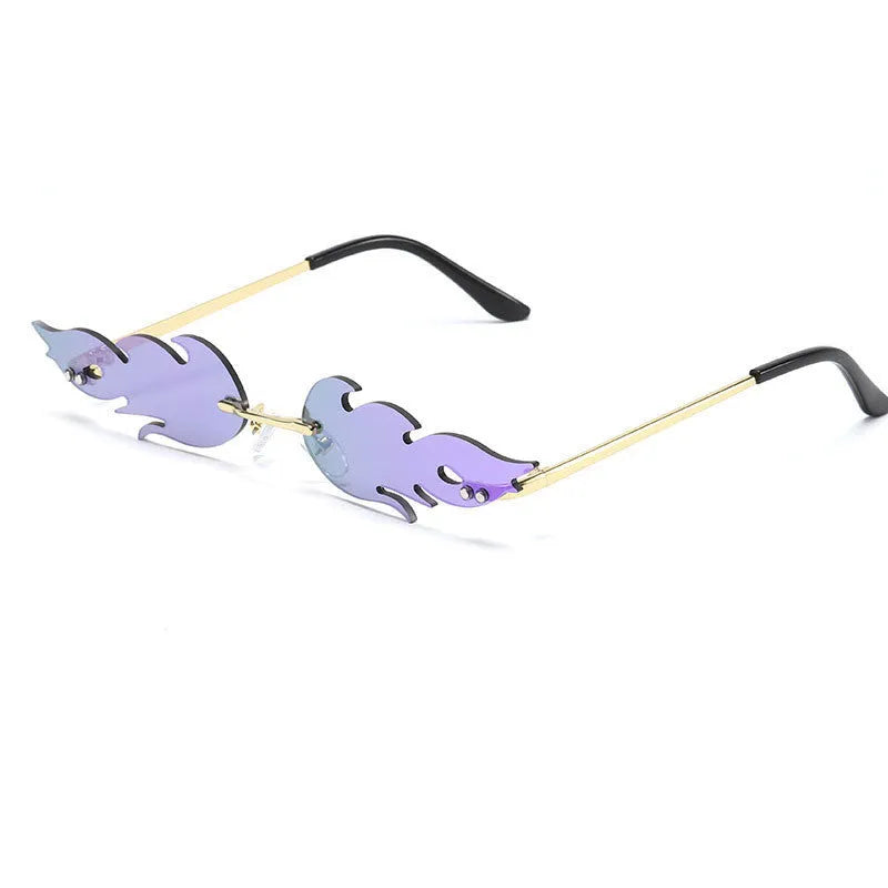 Bat-shaped square frame sunglasses with PC lenses in black colour, lightweight 16-20g