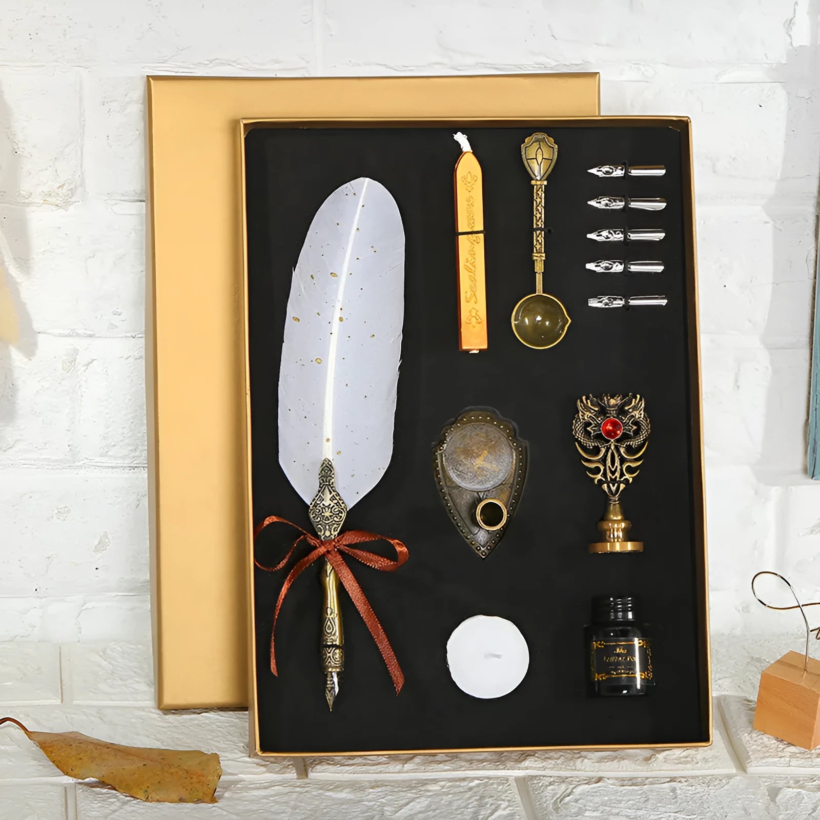 European retro sprinkled gold feather pen set with ink bottle and spoon in a gift box