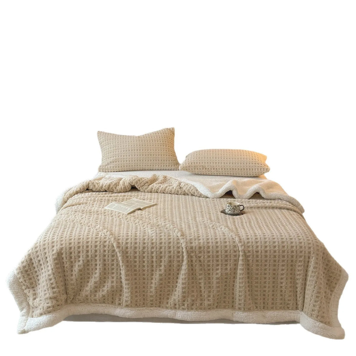 Waffle jacquard double-sided thickened polyester blanket in solid colour with geometric pattern, for office naps and beds