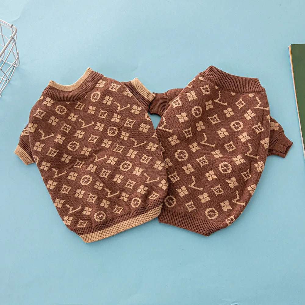 Thick wool dog sweater for winter in monochrome and two-tone colours, sizes XS to XXL.