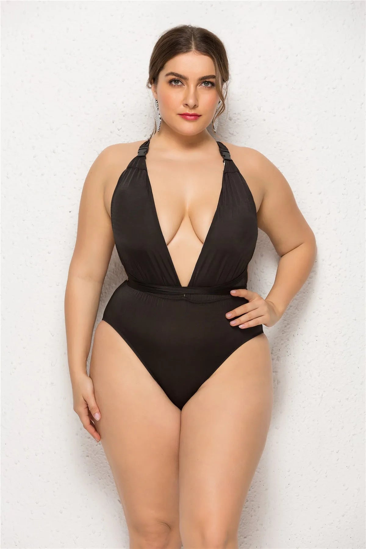 Plus size one-piece swimsuit for women, solid colour black, backless with chest pad, high elasticity fabric