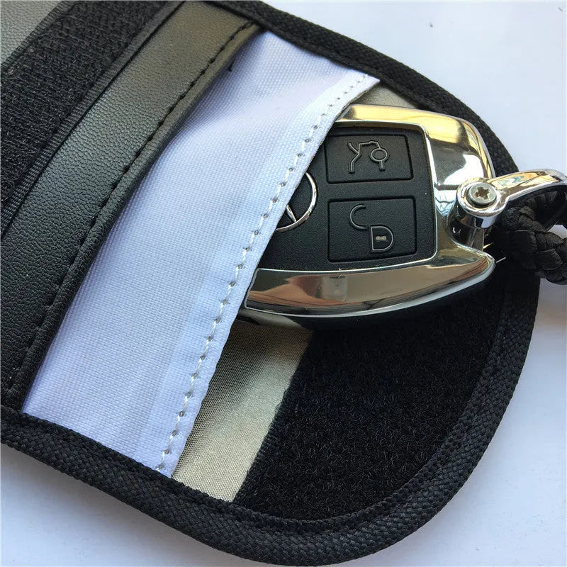Black signal blocking pouch 20x10cm for key fob, credit card, and RFID protection