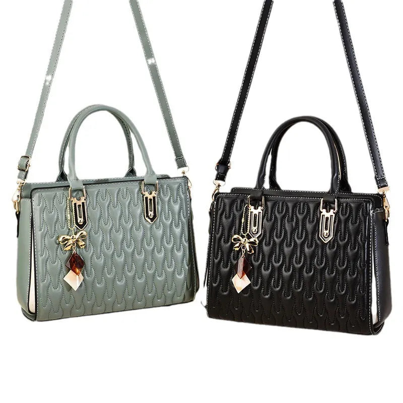Women's large-capacity polyester shoulder messenger bag with street trend style