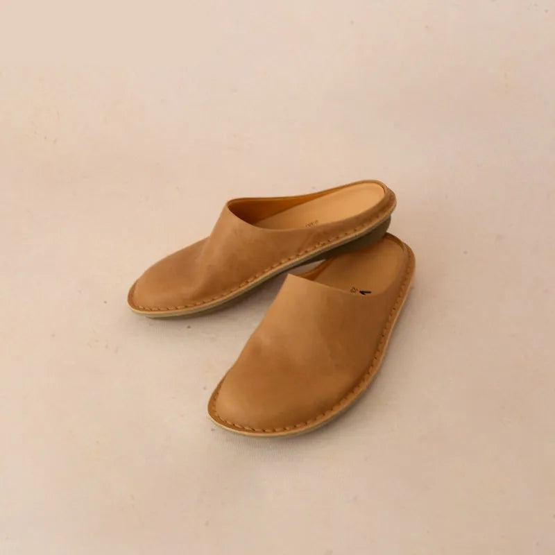Soft soled cowhide leather lazy toe slippers in yellow and white for outdoor wear