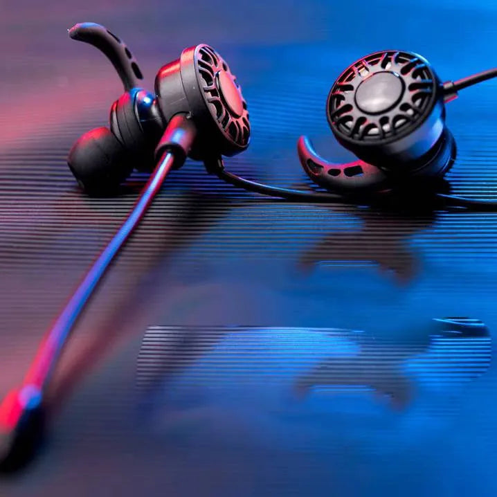 Wired in-ear gaming headset with silicone earplugs and 3.5mm L-shaped plug