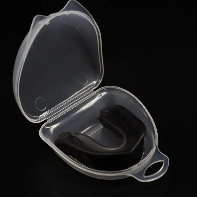 Professional boxing Sanda mouthguard with dual density silicone, 50x51x18mm, in blue with transparent storage box