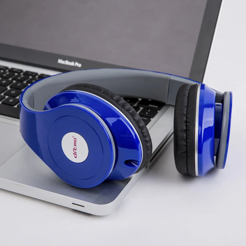 Wired gaming headphone over-ear style heavy bass with inline control microphone on white background