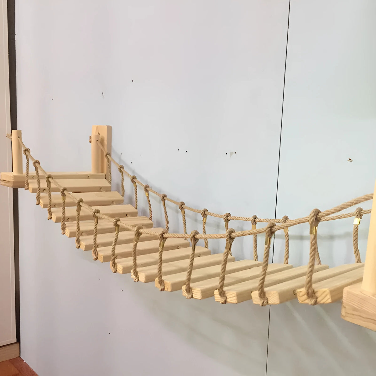 Wall-mounted cat furniture in pine and sisal, khaki colour, 90cm long including fixing bracket