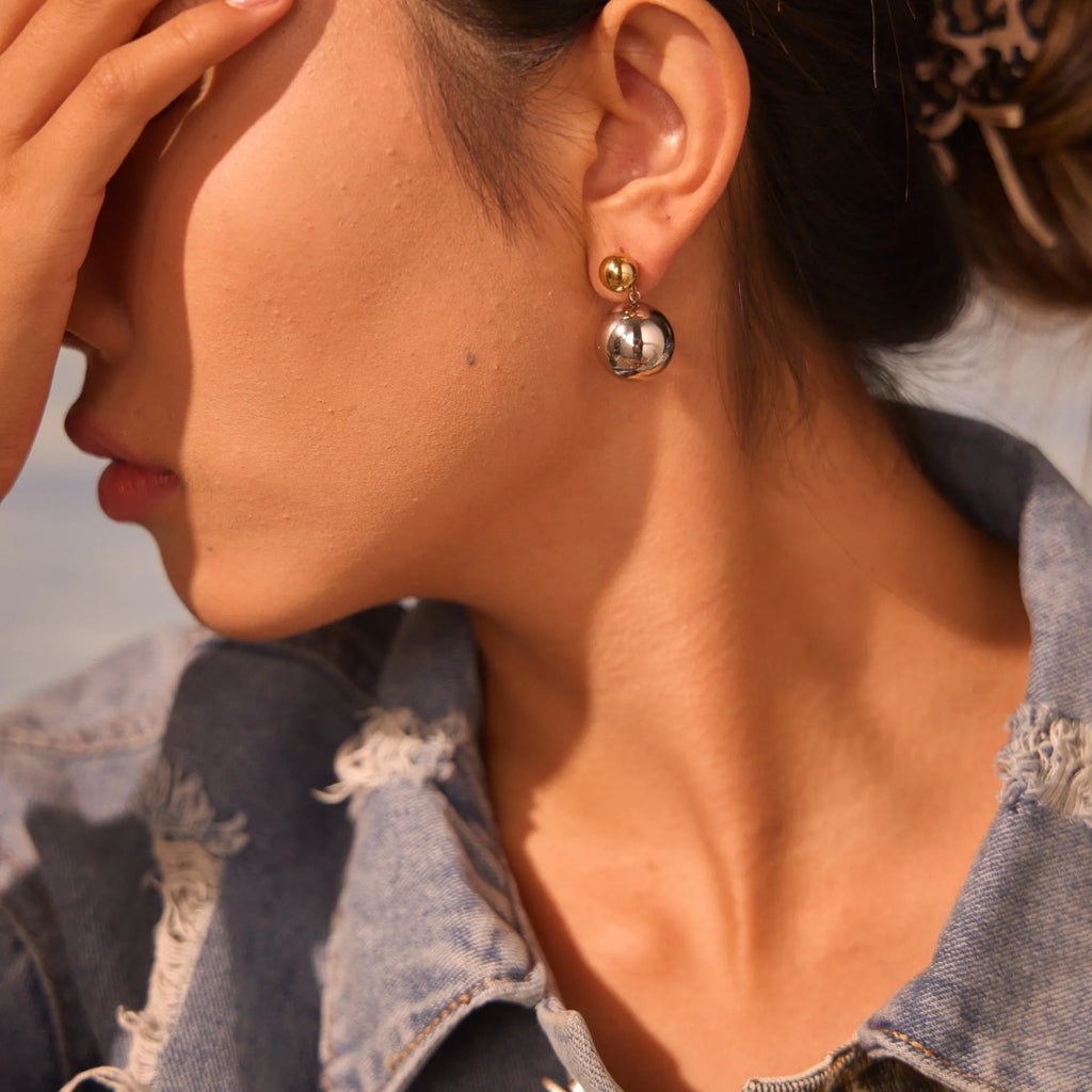 Women's stainless steel colour-block ear studs with round geometric beads and 18K gold plating