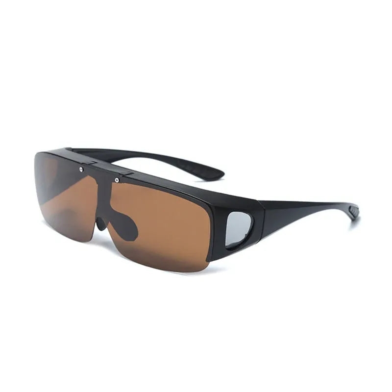One-piece polarised myopia sunglasses with interchangeable lenses for cycling and mountain climbing