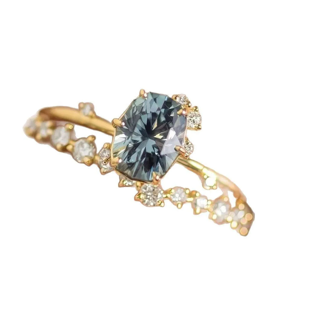 Gold-plated women's ring with green zircon stone in flower design on alloy band