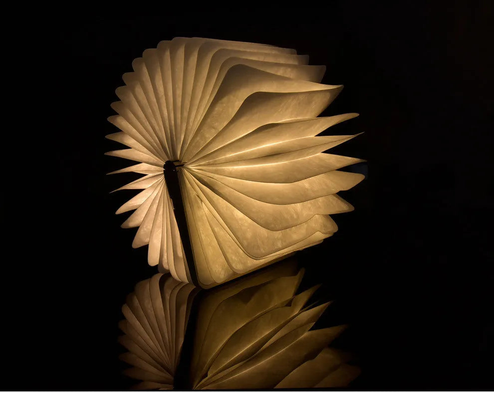 LED folding book light with wooden cover, USB rechargeable, 215 x 165 x 30mm, walnut or white maple