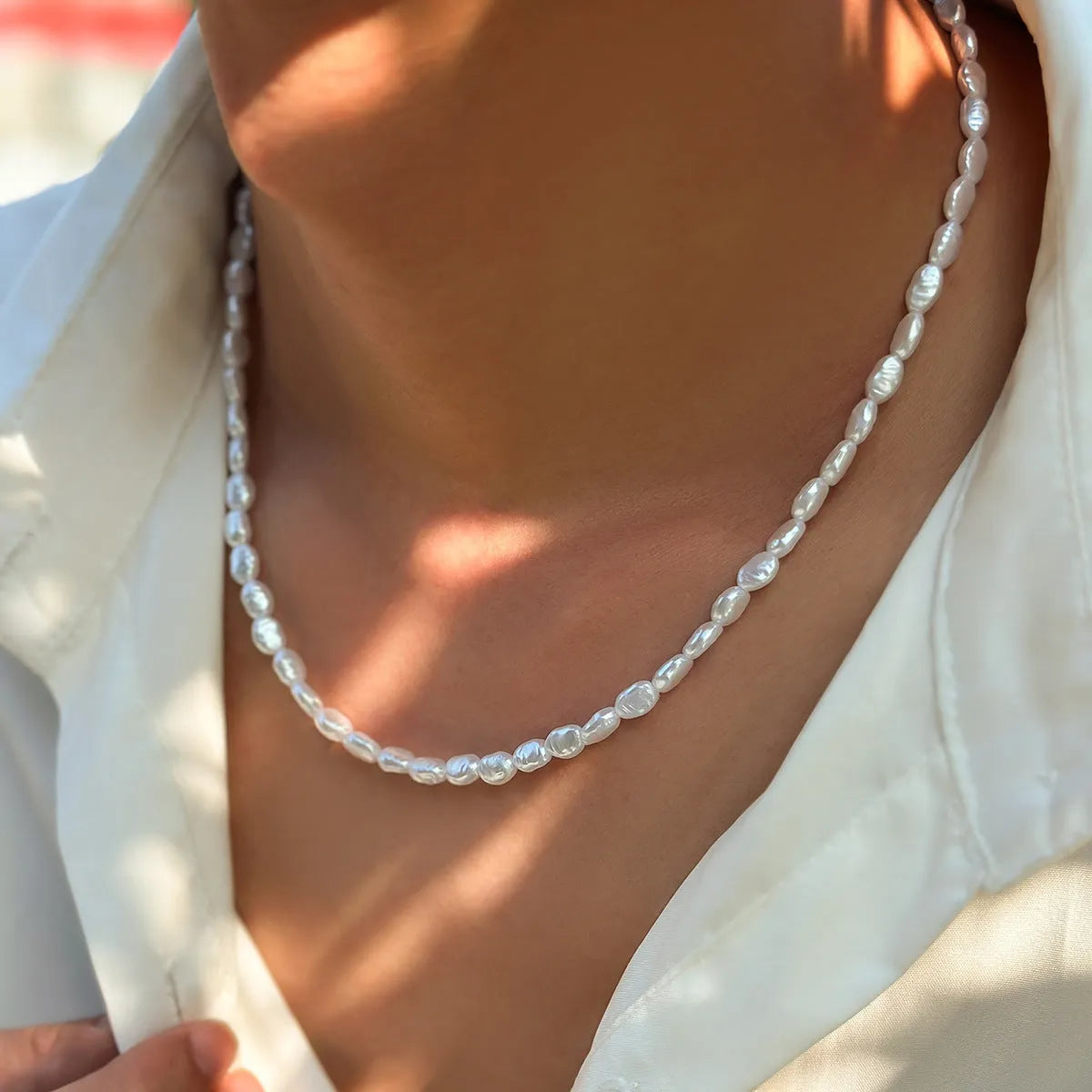White U-shaped imitation pearl necklace for men with adjustable chain
