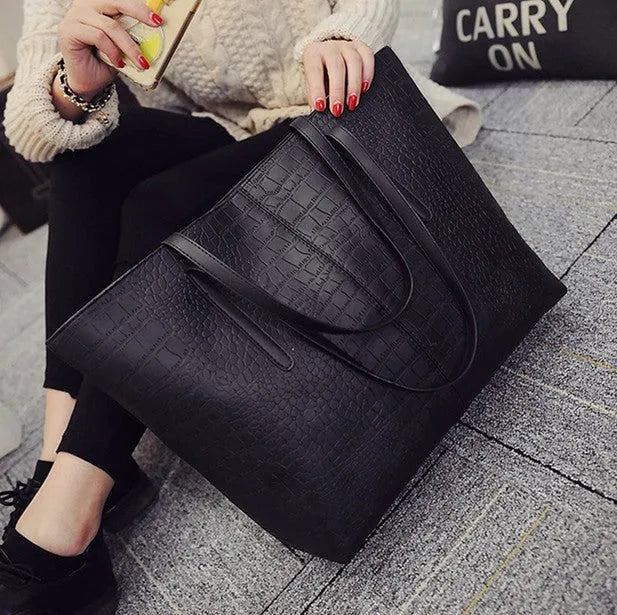 European simple fashion shoulder bag handbag in black or grey for spring summer 2021