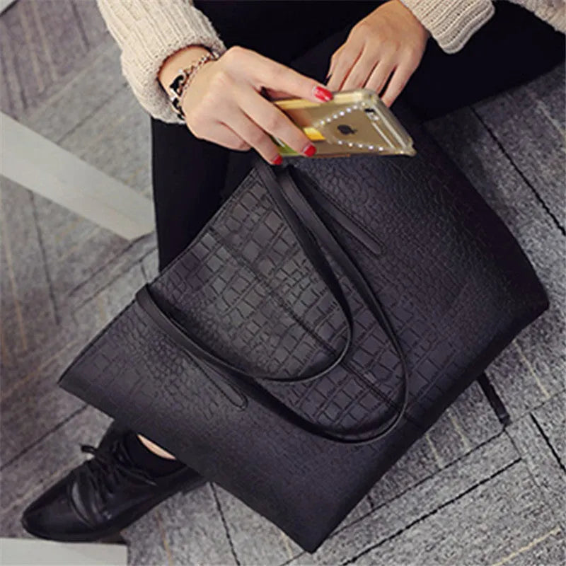 European simple fashion shoulder bag handbag in black or grey for spring summer 2021