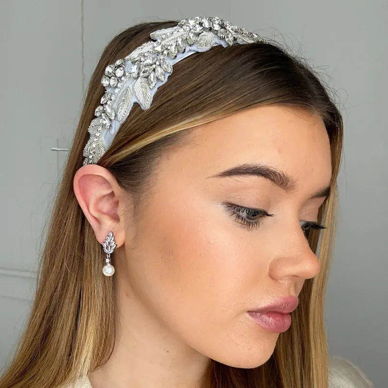 Geometric flower earrings with micro inlaid zircon stones in gold, platinum and rose gold plating
