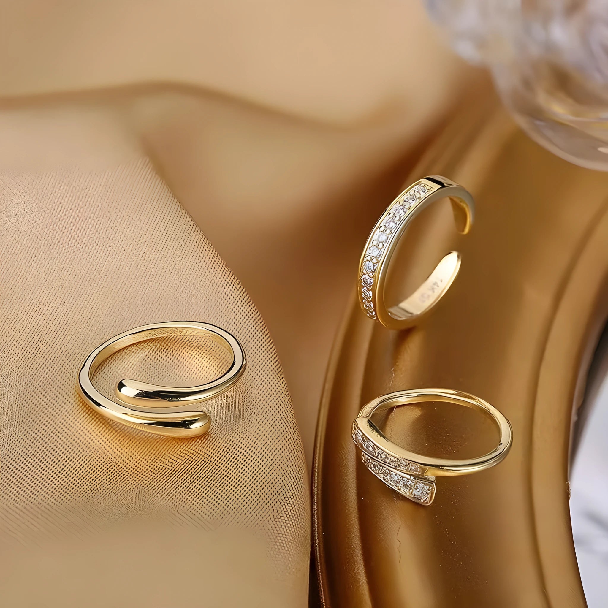 Copper plated 14K thick gold toe ring with geometry shape and unisex design