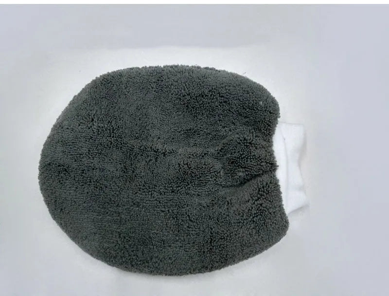 9-piece car wash kit with tire brush, wool glove, sponge block, two 280G/M2 towels, waffle cloth and three waxing cakes