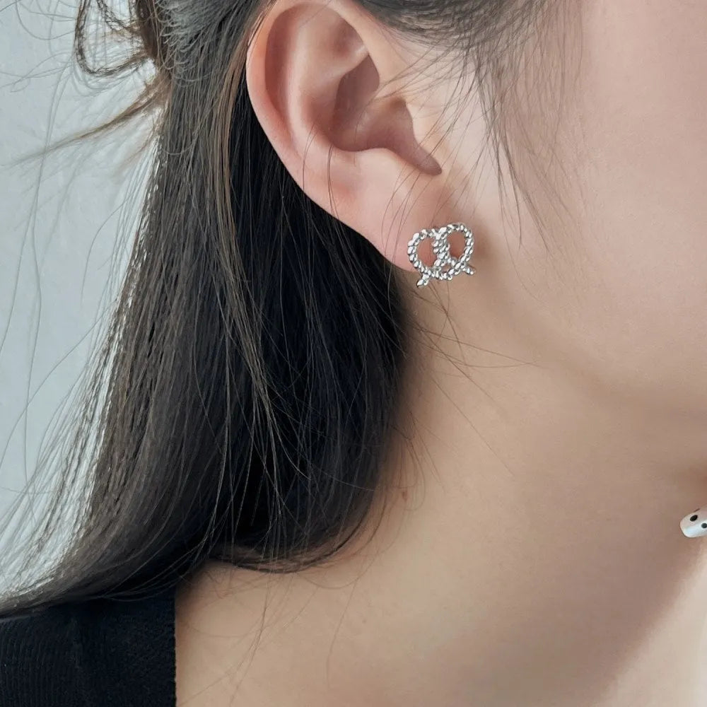 S925 sterling silver stud earrings with love twist cross-knotted geometric design in gold finish
