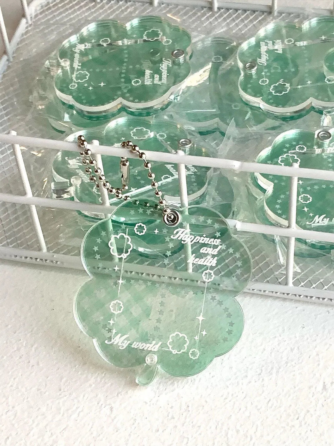 Acrylic four-leaf clover pendant bag lanyard phone keychain in three colours: elegant blue, grass green, mint green