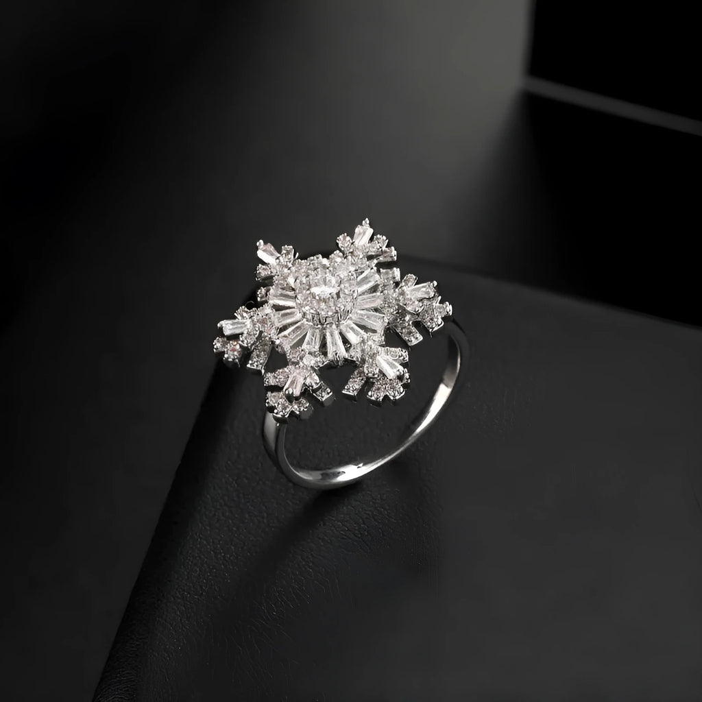 Rotating snowflake ring for women, copper with electroplated finish, adjustable opening, silver colour