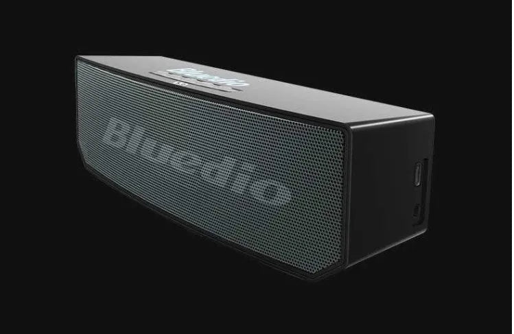 Black Bs-6 cloud smart speaker with 52mm drivers and micro-USB charging port.