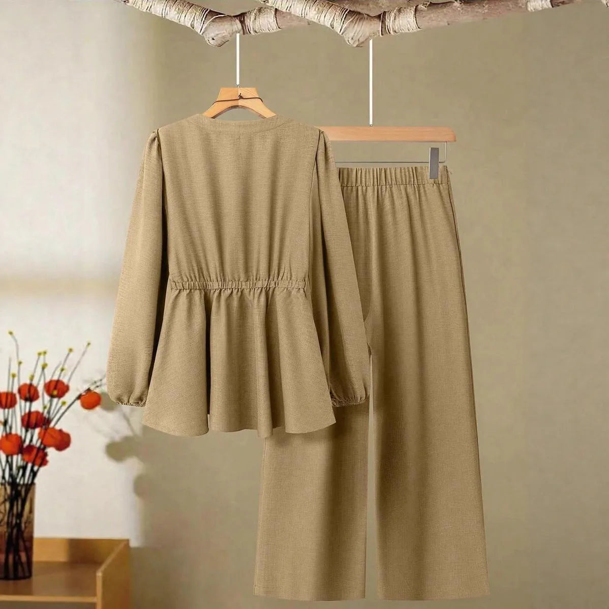 Women's long-sleeved two-piece suit in khaki with button front, woven polyester fabric