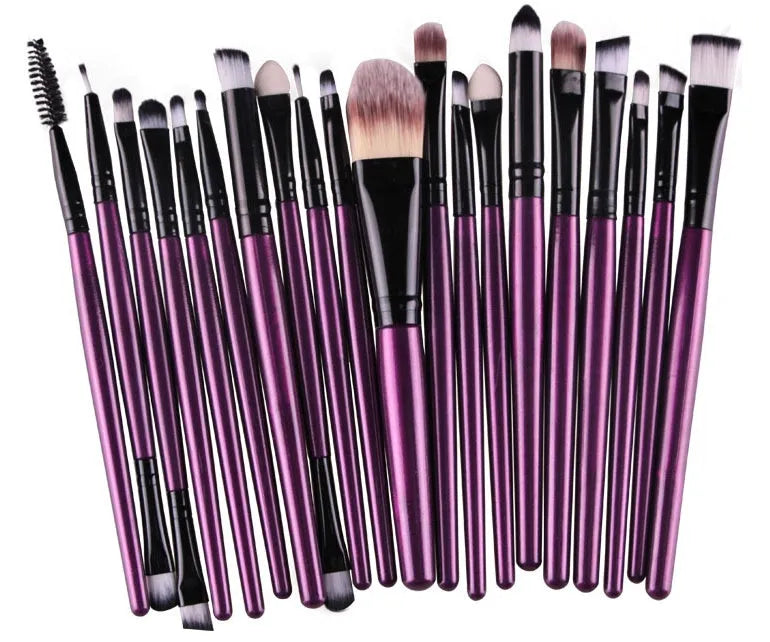 Makeup brush set with three brushes: loose powder, blush, and eye shadow, nylon wool bristles, plastic handles, 16cm length