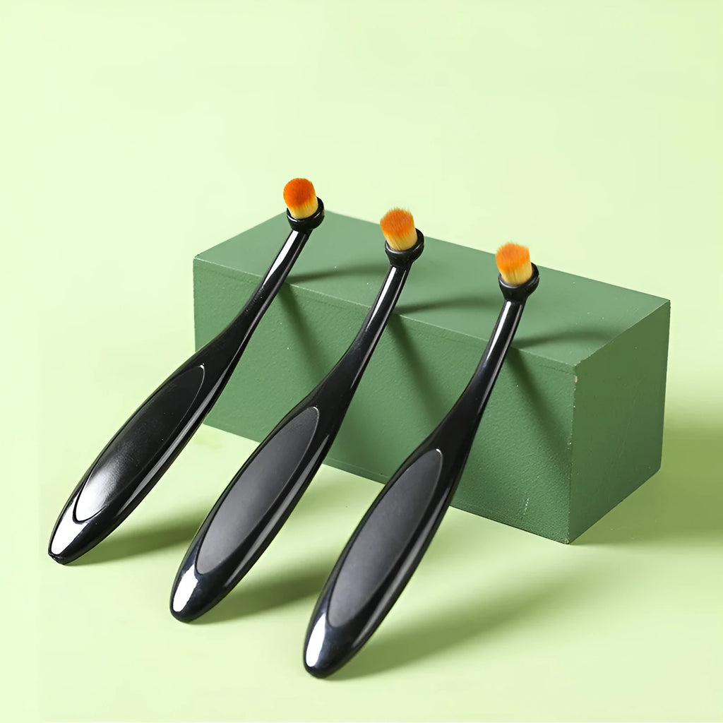 Black pet tear brush with soft fibre silk bristles for cat eye cleaning and tear stain removal