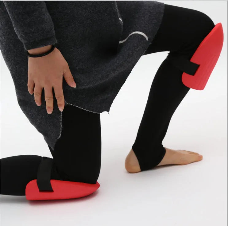EVA knee pads in five colours showing 19cm length and 15cm width dimensions